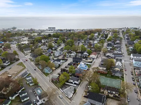 77 Saco Ave, Old Orchard Beach, ME 04064