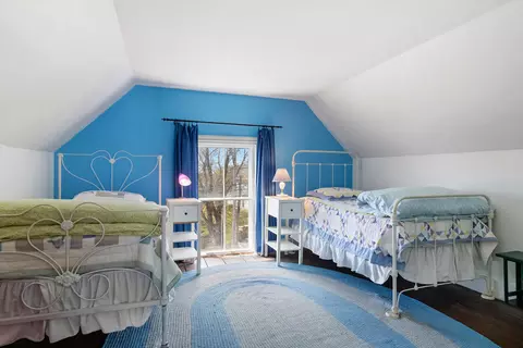 Bedroom - 17 High St, Vinalhaven, ME 04863 photo 5 of 9