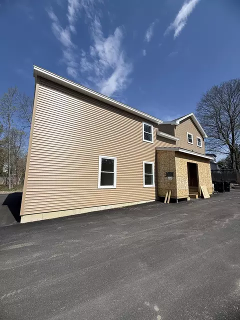 371 Lincoln St, Bangor, ME 04401