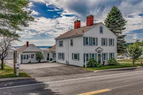 101 E Main St, Searsport, ME 04974