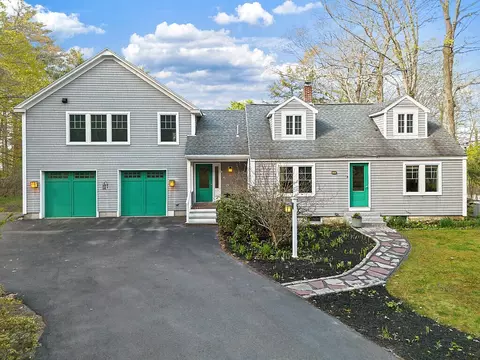 183 Mountain Rd, Falmouth, ME 04105