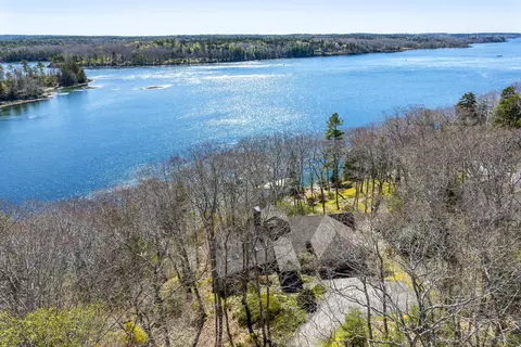 127 Firth Dr, Boothbay, ME 04537