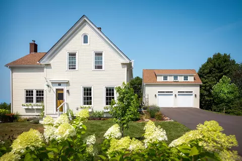 683 Spruce Head Rd, South Thomaston, ME 04858