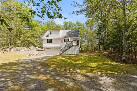 170 High Point Dr, Frye Island, ME 04071