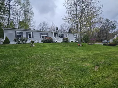 4 Hilltop Ct, Turner, ME 04282