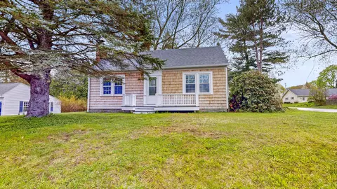 41 Googin St, Lewiston, ME 04240
