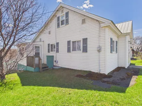 12 Patten St, Caribou, ME 04736