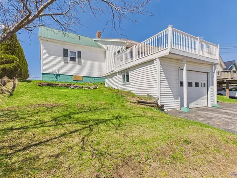 12 Patten St, Caribou, ME 04736