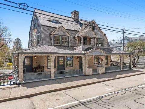 439 York St, York, ME 03909