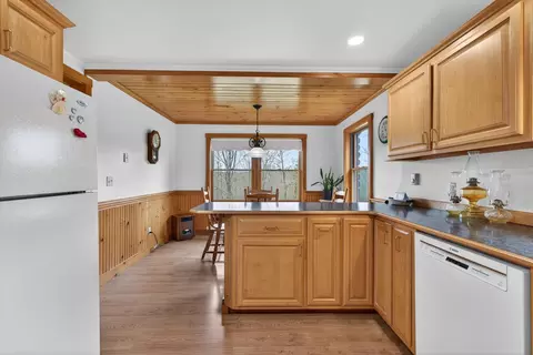 Kitchen - 276 Middle Rd, Dresden, ME 04342 photo 3 of 4