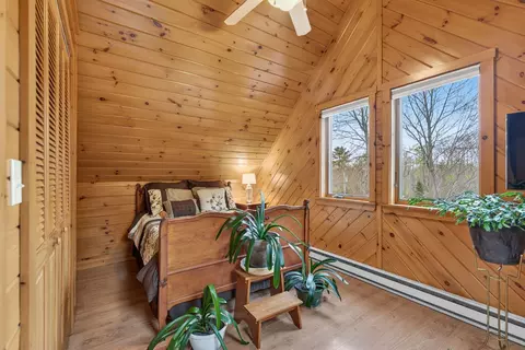 Bedroom - 276 Middle Rd, Dresden, ME 04342 photo 3 of 4