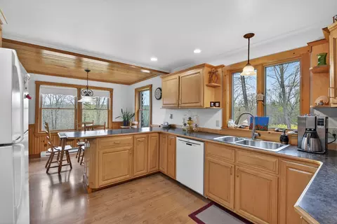 Kitchen - 276 Middle Rd, Dresden, ME 04342 photo 2 of 4