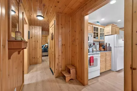 Entry Way - 276 Middle Rd, Dresden, ME 04342 photo 4 of 7