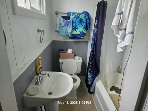 Bath - 12 School St, Brewer, ME 04412 photo 1 of 3