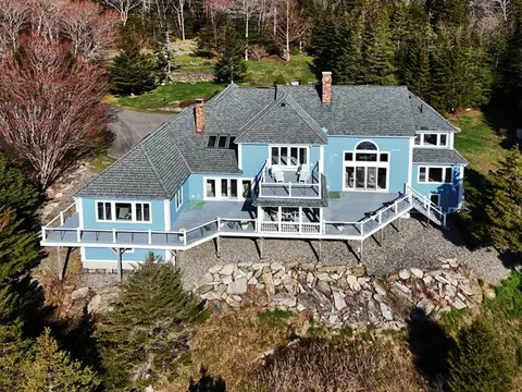 28 Yellow Head Rd, New Harbor, ME 04554
