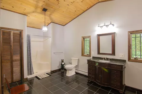 Bath - 74 Pinetree Rd, Brewer, ME 04412 photo 1 of 5