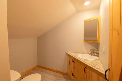 Bath - 74 Pinetree Rd, Brewer, ME 04412 photo 4 of 5