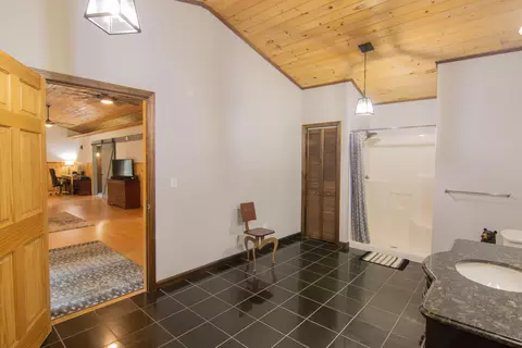 Bath - 74 Pinetree Rd, Brewer, ME 04412 photo 3 of 5