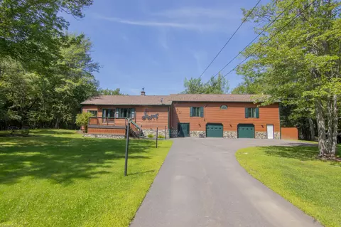 74 Pinetree Rd, Brewer, ME 04412
