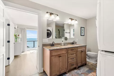 Bath - 48 Ocean St, Belfast, ME 04915 photo 3 of 3