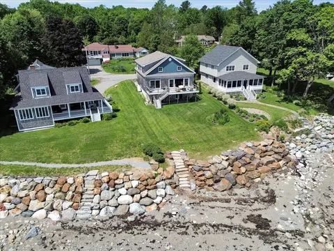 View/Area - 48 Ocean St, Belfast, ME 04915 photo 2 of 9