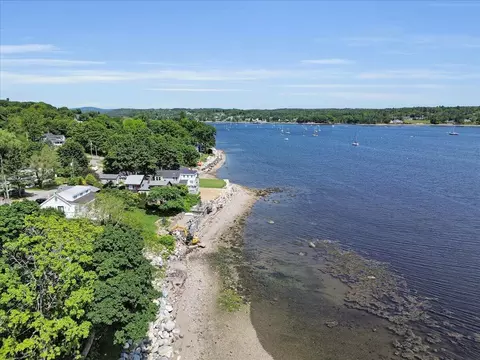 View/Area - 48 Ocean St, Belfast, ME 04915 photo 4 of 9