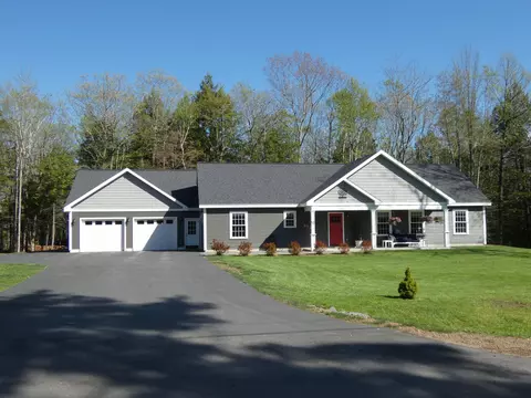 51 Keenan Dr, Sidney, ME 04330
