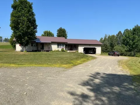 18 Hill Top Dr, Sherman, ME 04776
