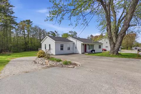188 Middlesex Rd, Topsham, ME 04086
