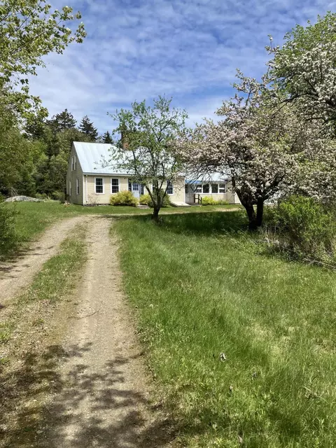 362 Seal Harbor Rd, Spruce Head, ME 04859