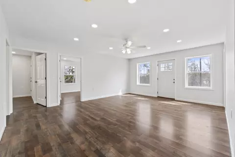 28 Orchard St, Gardiner, ME 04345