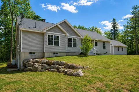 25 Kennel Brook Dr, Lamoine, ME 04605