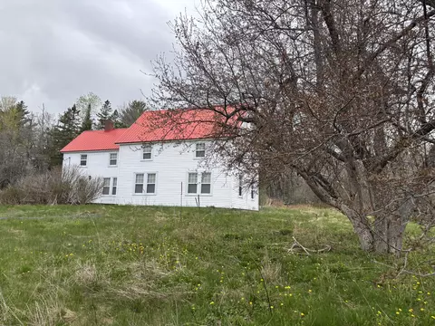 522 Water St, Guilford, ME 04443