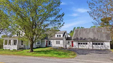 560 W Auburn Rd, Auburn, ME 04210