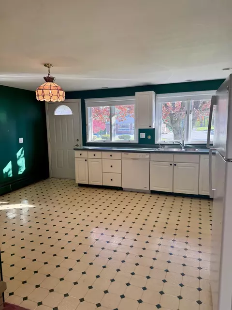 Kitchen - 224 Eastern Ave, Augusta, ME 04330 photo 2 of 4