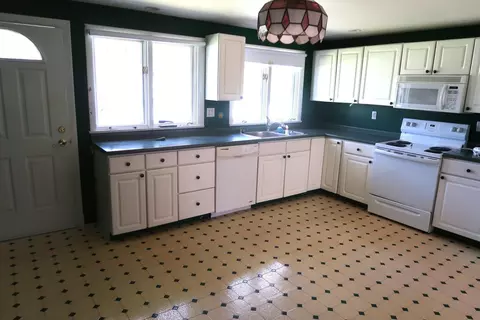 Kitchen - 224 Eastern Ave, Augusta, ME 04330 photo 1 of 4