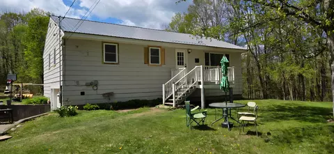 980 Dover Rd, Dexter, ME 04930