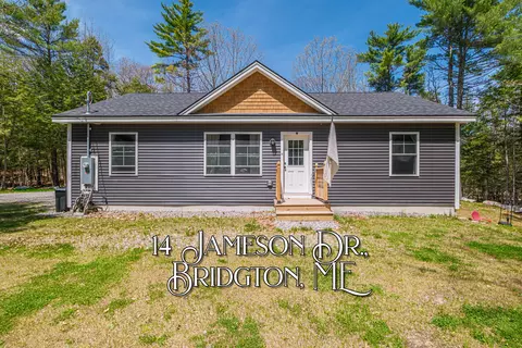 14 Jameson Dr, Bridgton, ME 04009