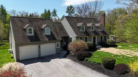 43 Sturbridge Ln, Cumberland, ME 04021