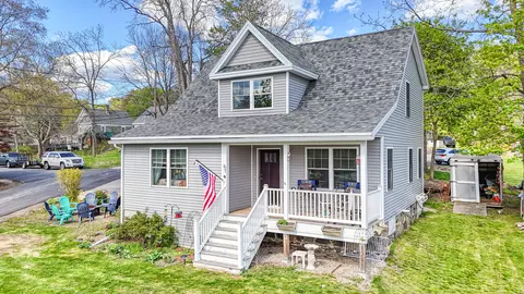 67 Whipple Rd, Kittery, ME 03904