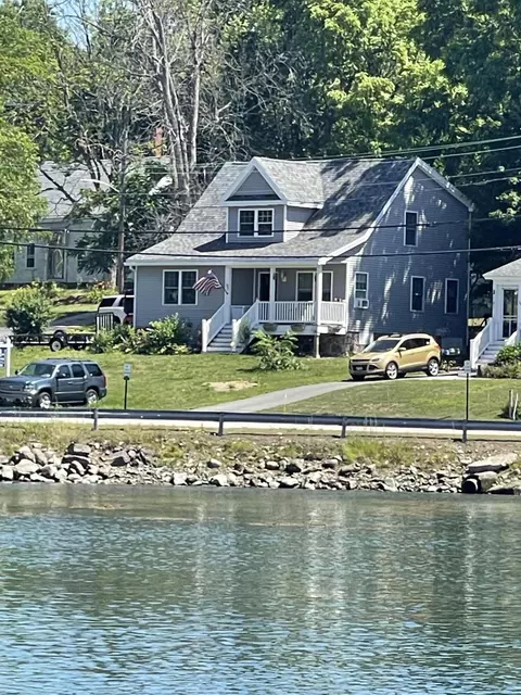 67 Whipple Rd, Kittery, ME 03904