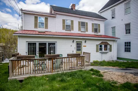 136 Franklin St, Rumford, ME 04276