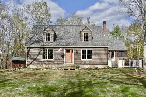 319 N Raymond Rd, Raymond, ME 04071
