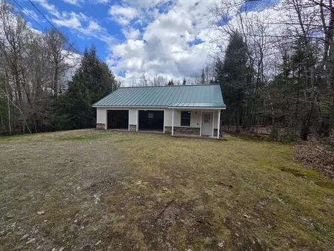75 Redcedar Ln, Sidney, ME 04330