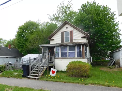 17 Vernon St, Bangor, ME 04401