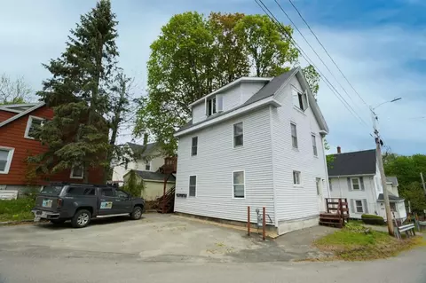 15 Grace Ct, Bangor, ME 04401
