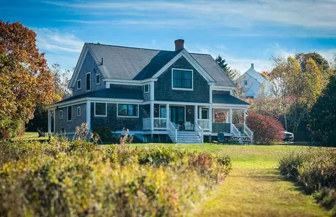 11 Well St, Harpswell, ME 04079