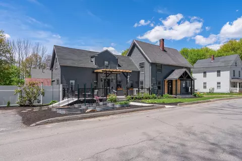 58 Middle St, Augusta, ME 04330
