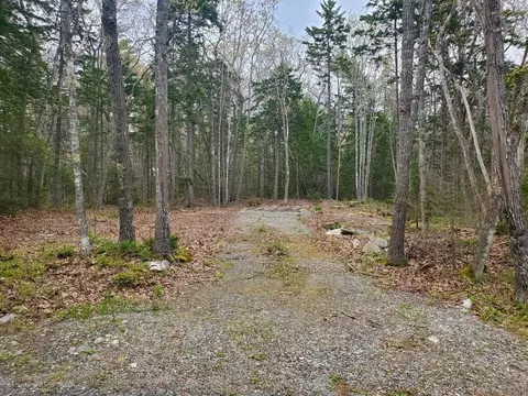 36 Eastwood Ct, Bristol, ME 04539