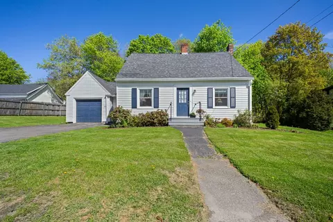 69 Oak St, Waterville, ME 04901